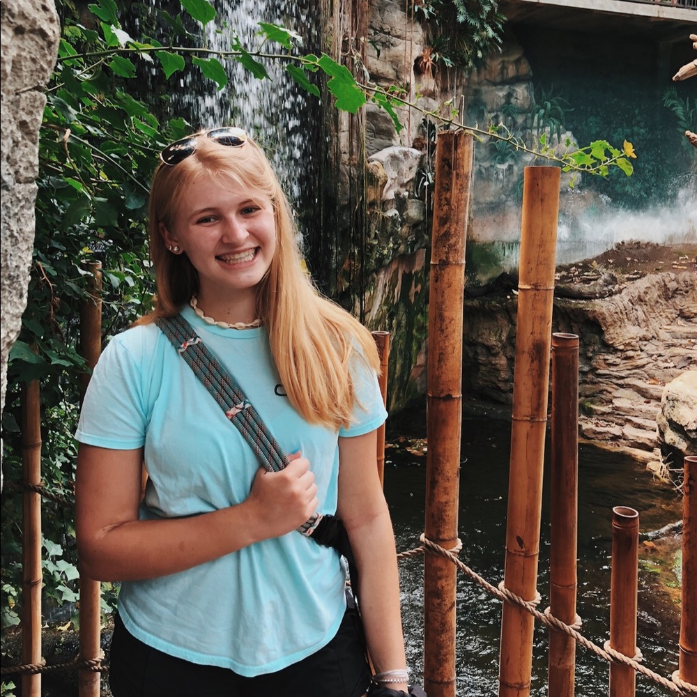 Meet your Posher, Gabriella